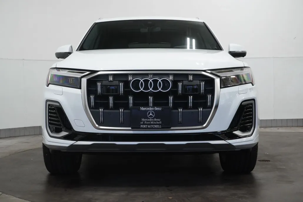 2025 Audi Q7 55 Premium Plus photo 1