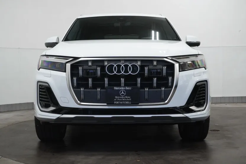 2025 Audi Q7 55 Premium Plus photo 1