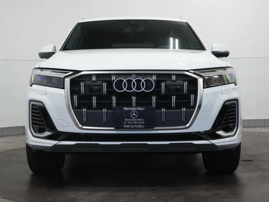 2025 Audi Q7 55 Premium Plus photo 1