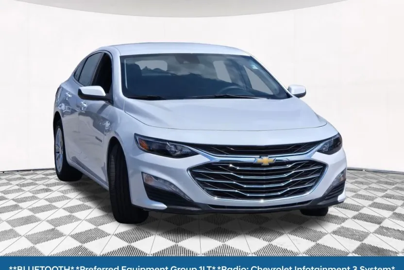 2023 Chevrolet Malibu 1LT photo 1