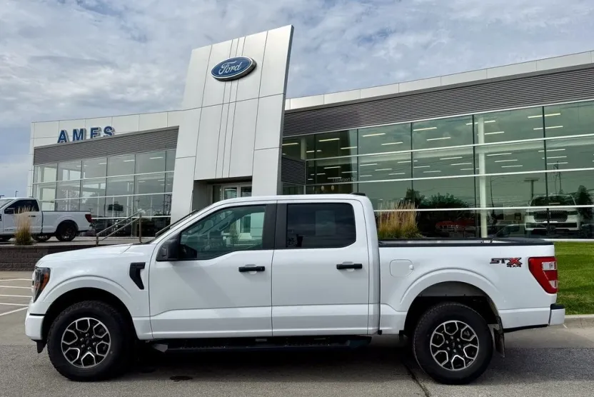 2023 Ford F-150 XL STX photo 1