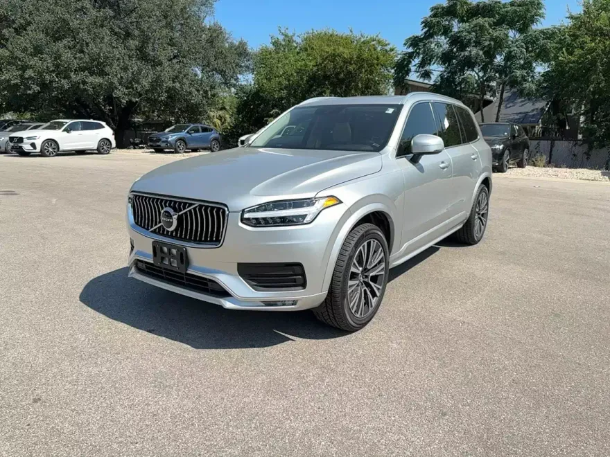 2020 Volvo XC90 T6 Momentum photo 1