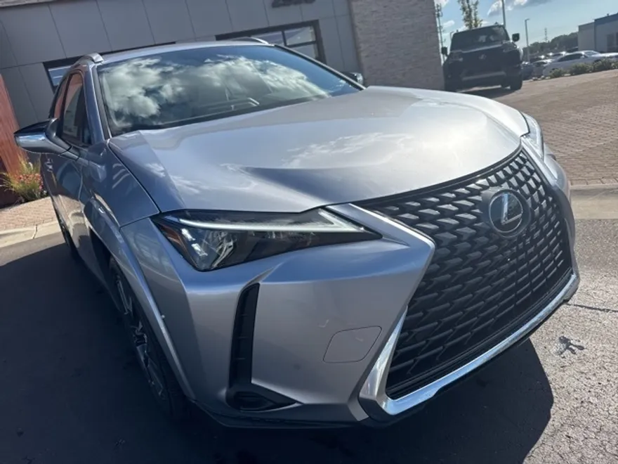 2025 Lexus UX Premium photo 18