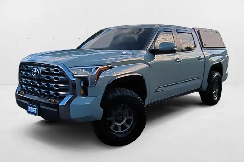 2025 Toyota Tundra Platinum photo 1