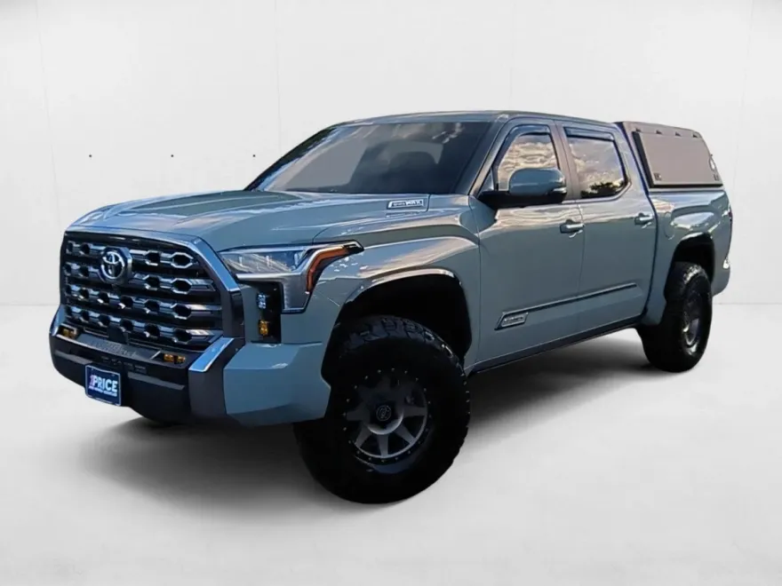 2025 Toyota Tundra Platinum photo 1