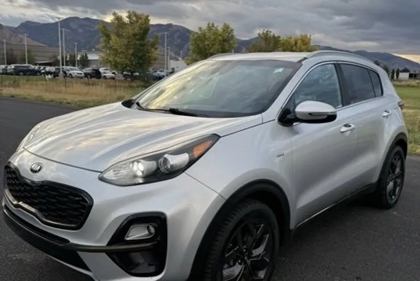 2020 Kia Sportage S photo 1