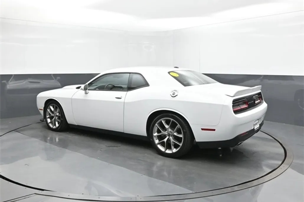 2022 Dodge Challenger GT photo 1