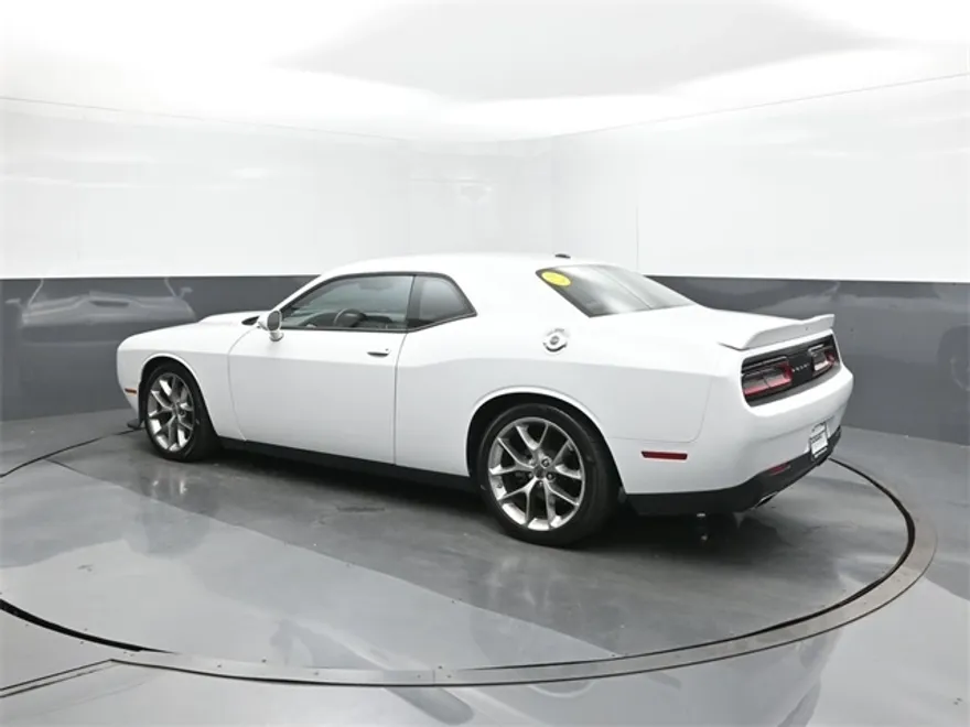 2022 Dodge Challenger GT photo 1