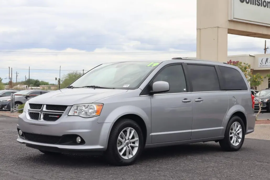 2019 Dodge Grand Caravan SXT photo 1