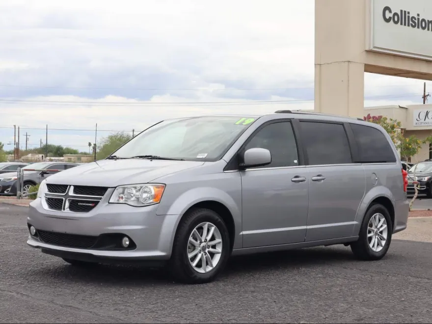2019 Dodge Grand Caravan SXT photo 1