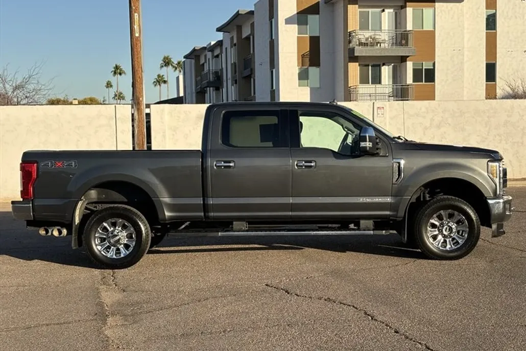 2019 Ford F-350 Lariat photo 1