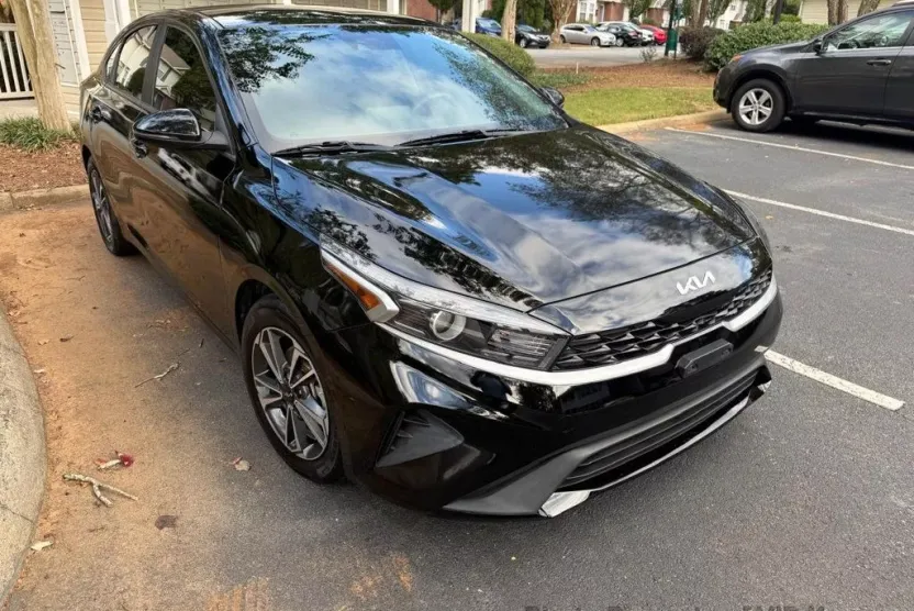 2023 Kia Forte LX photo 1