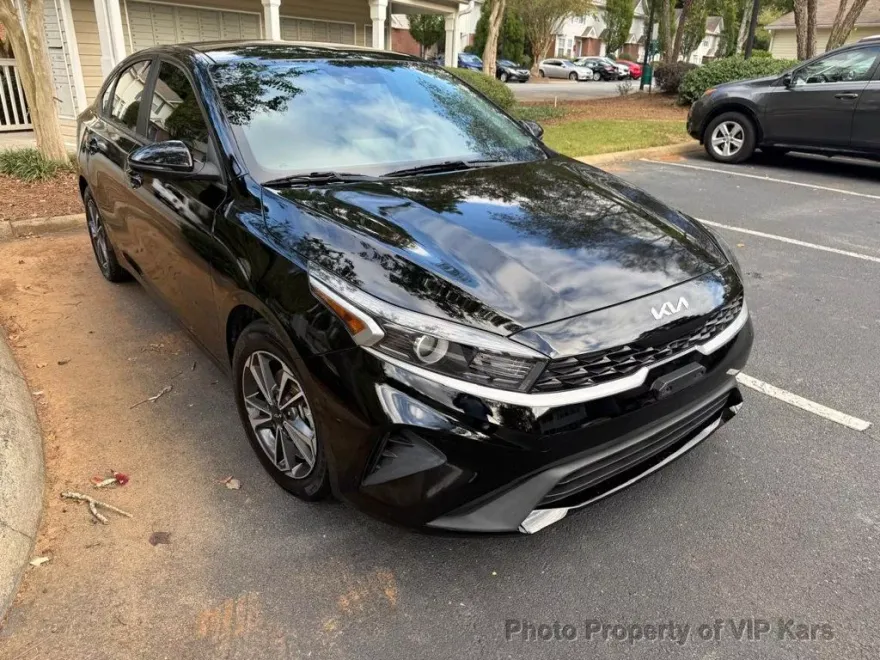 2023 Kia Forte LX photo 1