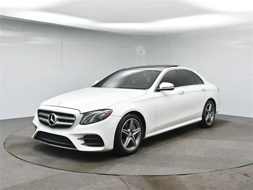 2017 Mercedes Benz E 300 photo 1