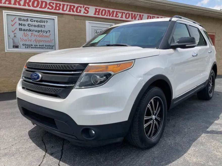 2015 Ford Explorer XLT photo 1