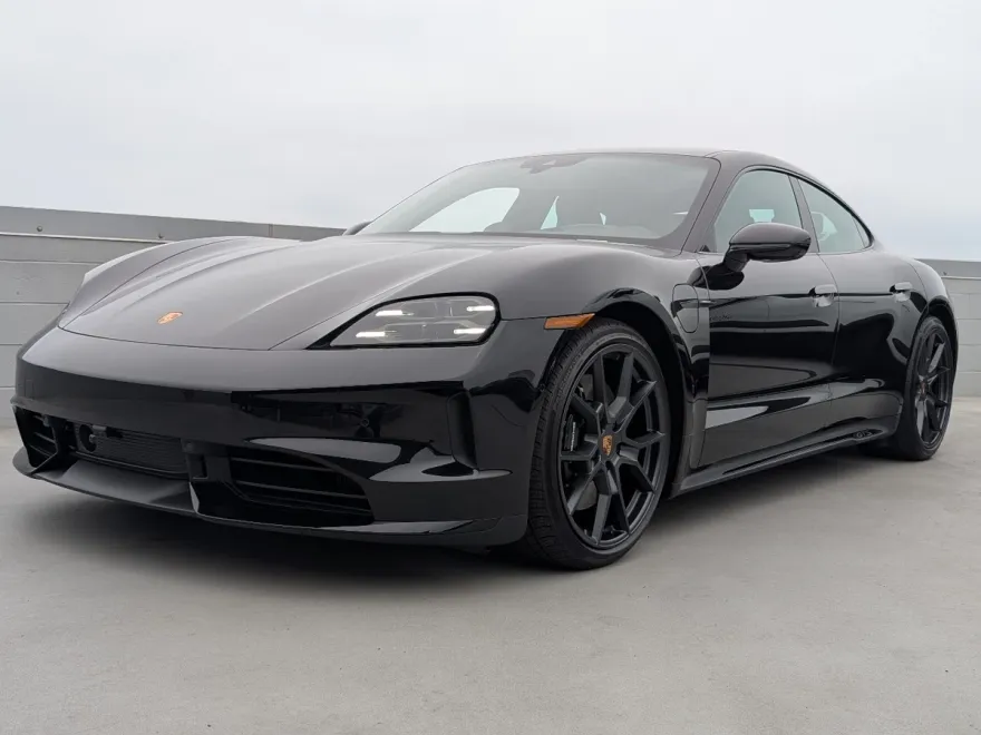 2025 Porsche Taycan GTS photo 1