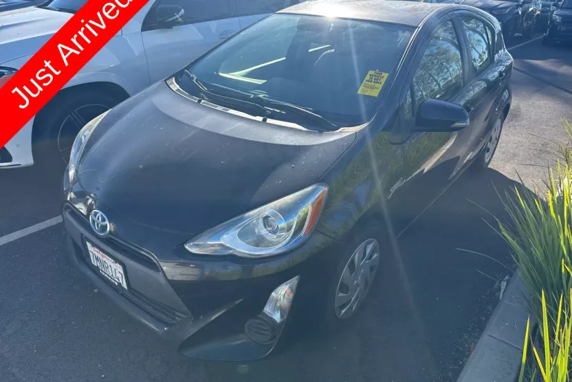 2015 Toyota Prius C One photo 1