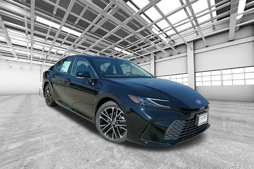 2025 Toyota Camry XLE photo 1