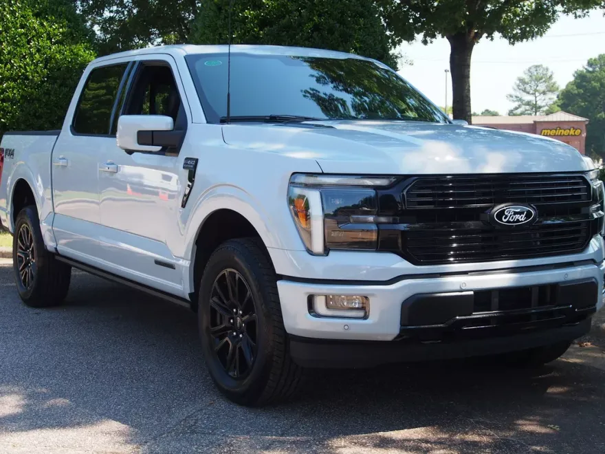 2025 Ford F-150 Platinum photo 1