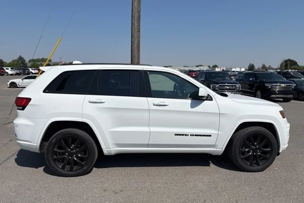 2018 Jeep Grand Cherokee Laredo photo 1