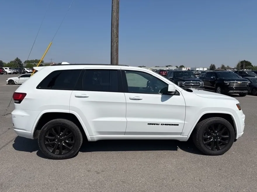 2018 Jeep Grand Cherokee Laredo photo 1