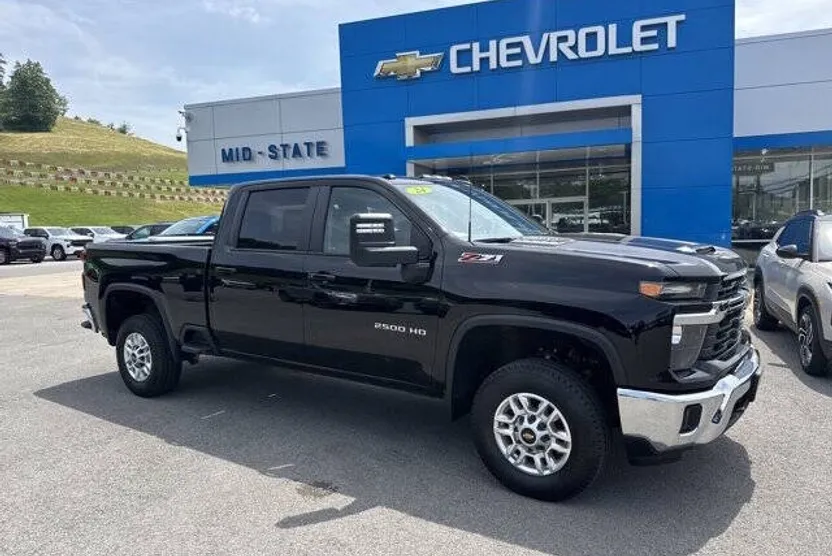 2024 Chevrolet Silverado 2500HD LT photo 1