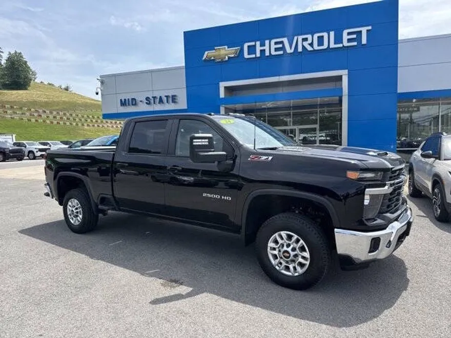 2024 Chevrolet Silverado 2500HD LT photo 1