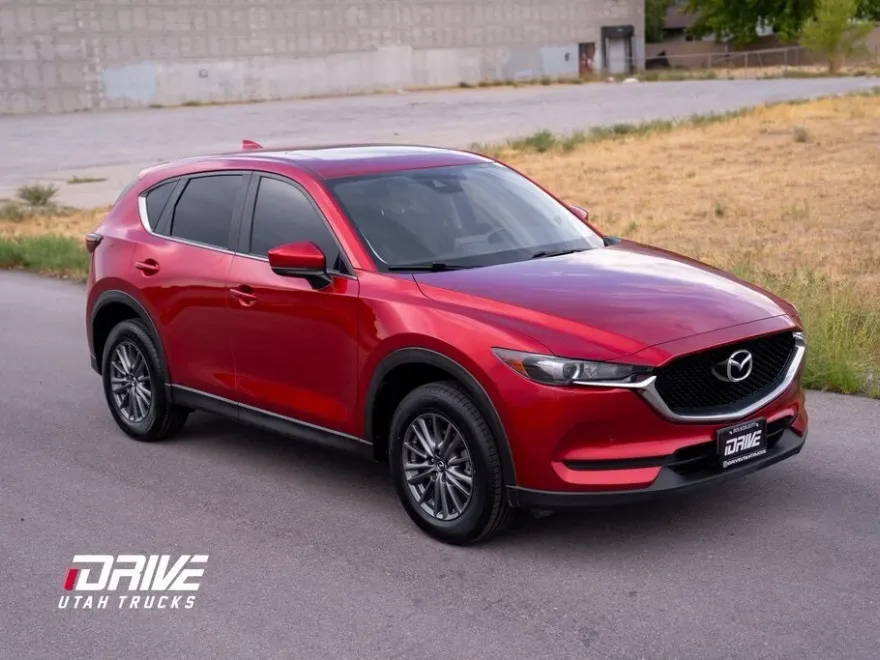 2017 Mazda CX-5 Touring photo 1