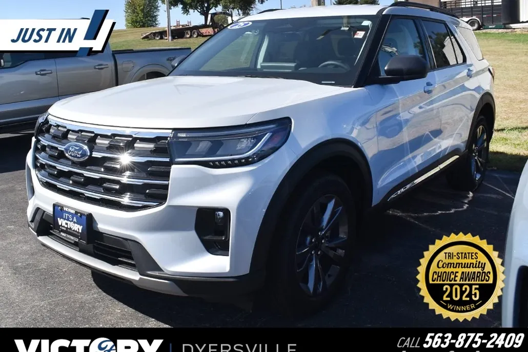 2025 Ford Explorer photo 1