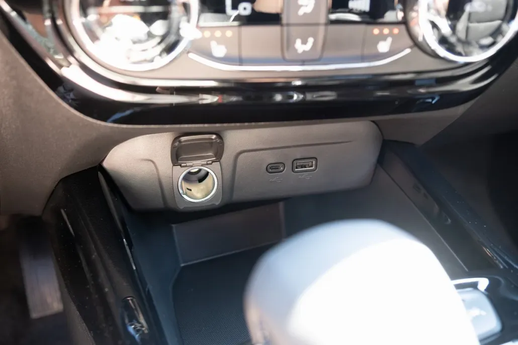 2025 Chevrolet Trax photo 1