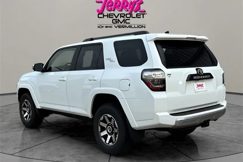 2024 Toyota 4Runner TRD Off-Road Premium photo 1