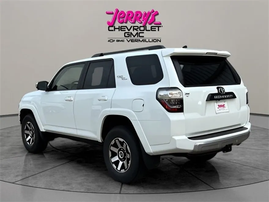 2024 Toyota 4Runner TRD Off-Road Premium photo 1