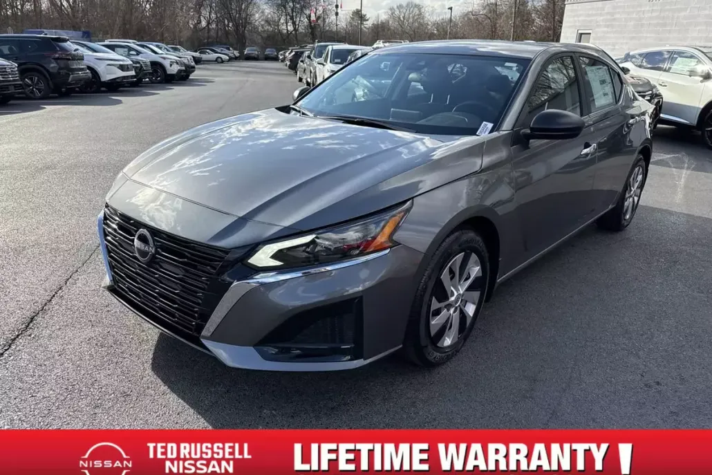 2025 Nissan Altima S photo 1