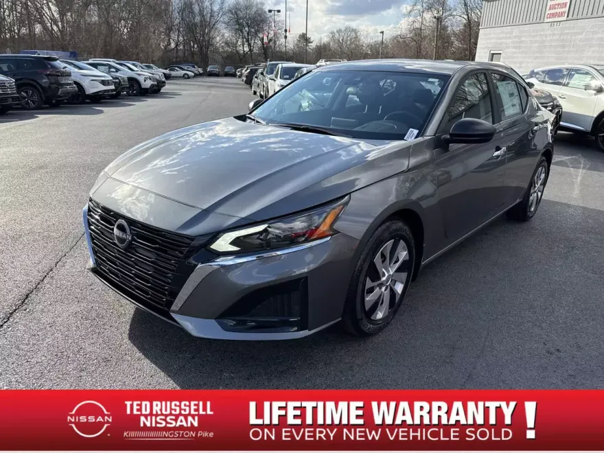 2025 Nissan Altima S photo 1