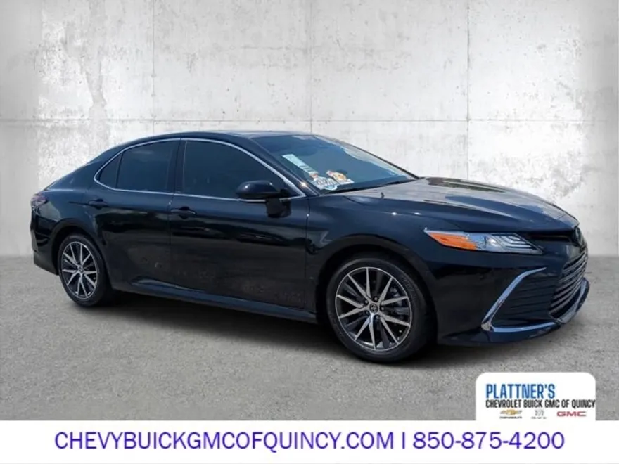 2022 Toyota Camry Hybrid XLE photo 1