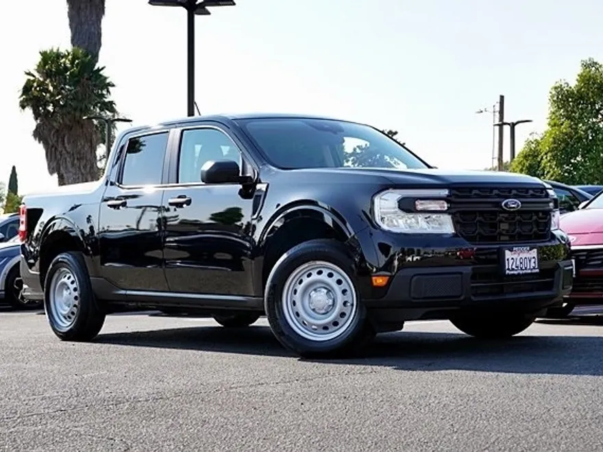 2024 Ford Maverick XL photo 1