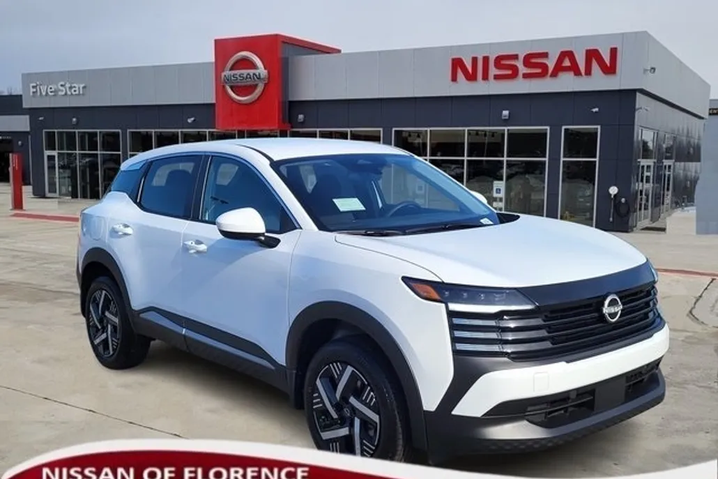2025 Nissan Kicks SV photo 1