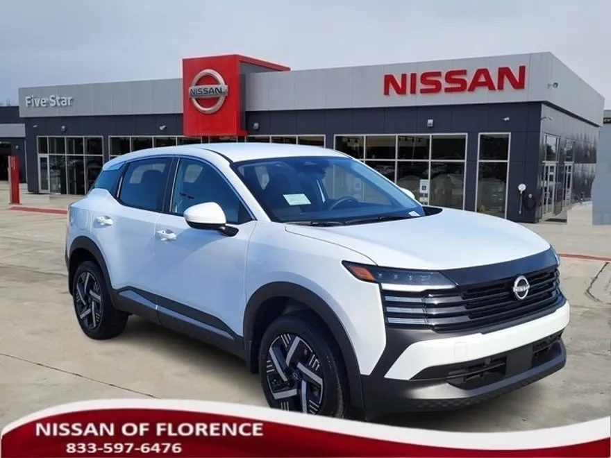 2025 Nissan Kicks SV photo 1