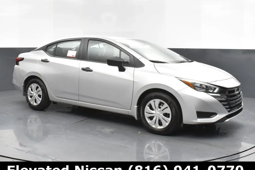 2025 Nissan Versa 1.6 S photo 1