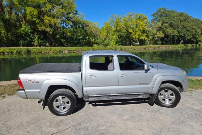 2008 Toyota Tacoma PreRunner V6 photo 1