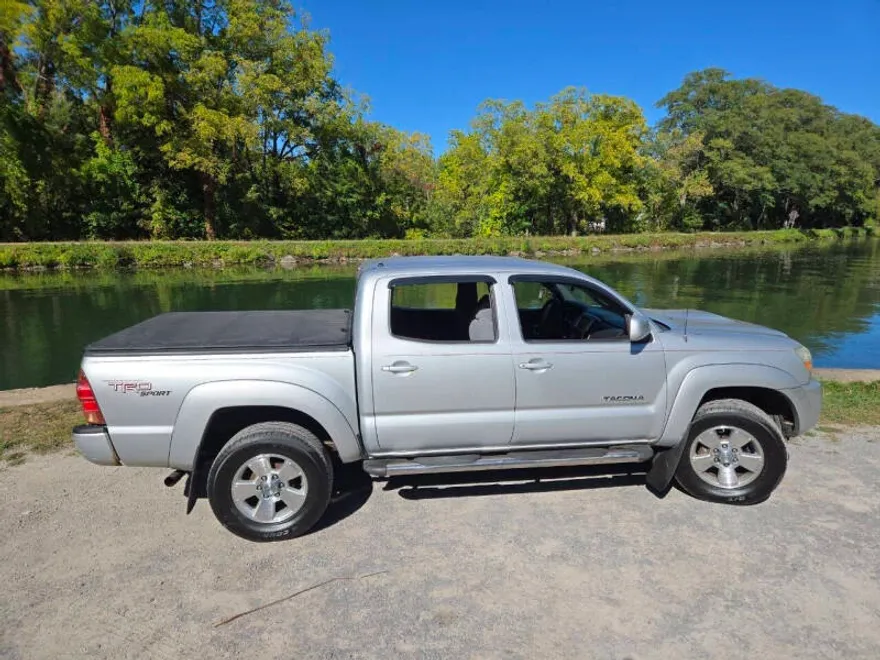 2008 Toyota Tacoma PreRunner V6 photo 1