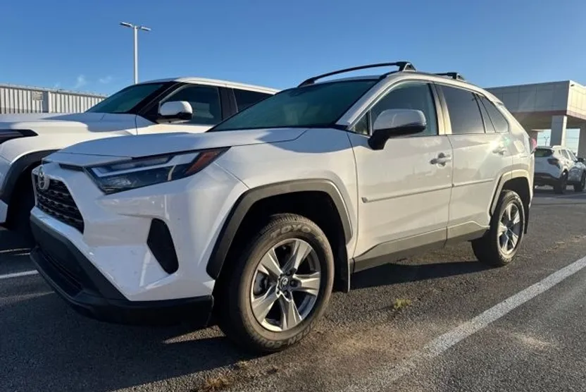 2025 Toyota RAV4 XLE photo 1