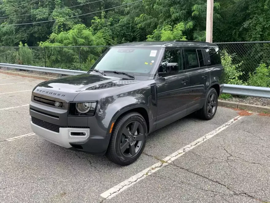 2024 Land Rover Defender 130 S photo 1