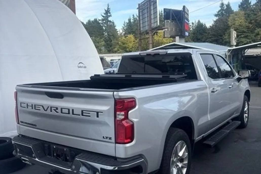 2022 Chevrolet Silverado 1500 LTZ photo 1