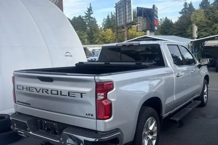 2022 Chevrolet Silverado 1500 LTZ photo 1
