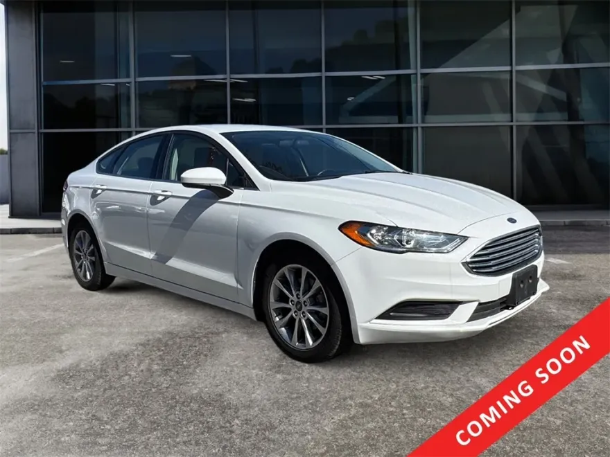 2017 Ford Fusion SE photo 1