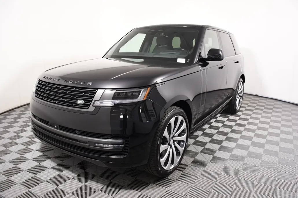2025 Land Rover Range Rover SE photo 1