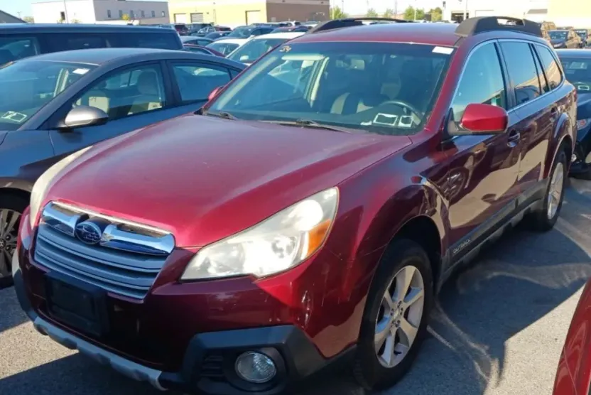 2013 Subaru Outback 3.6R Limited photo 1