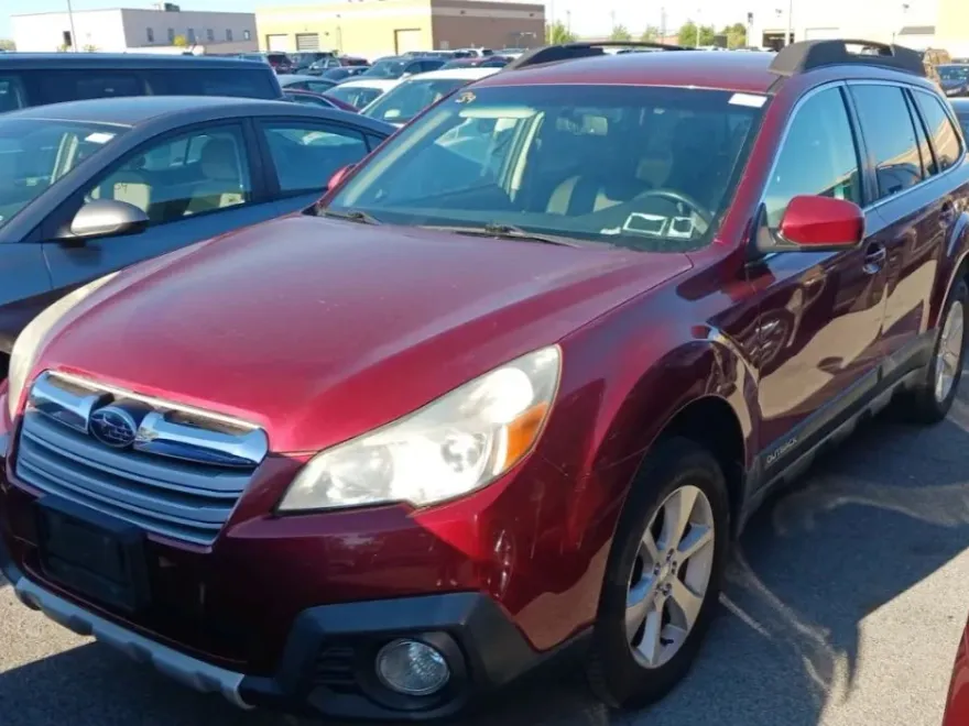 2013 Subaru Outback 3.6R Limited photo 1
