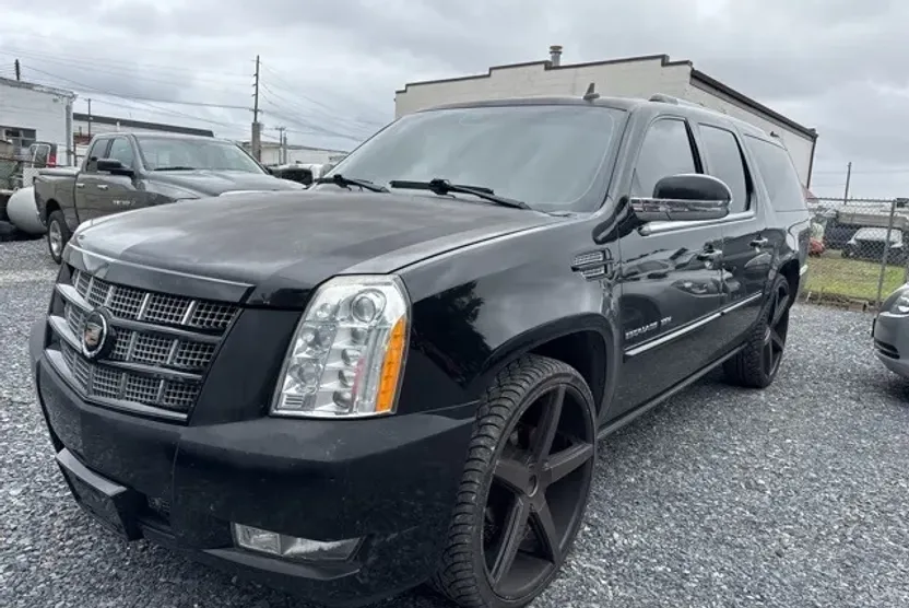 2013 Cadillac Escalade ESV Premium photo 1